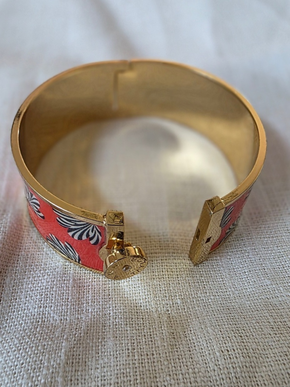 Enameled hinged bracelet - Picture 5 of 6